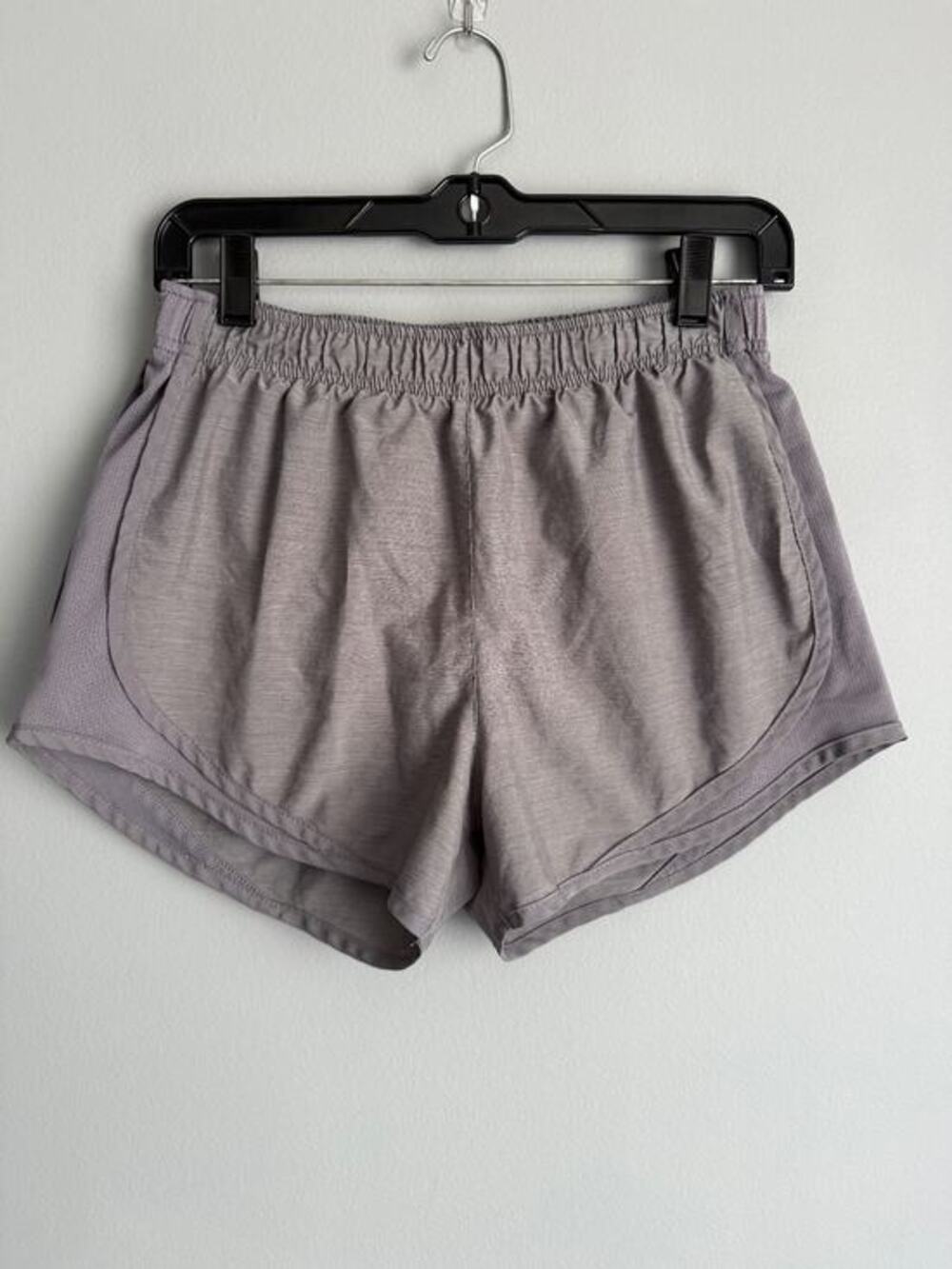Nike Dri-Fit Women's S Grey Running Shorts Mesh Panel Sporty Chic Athleisure